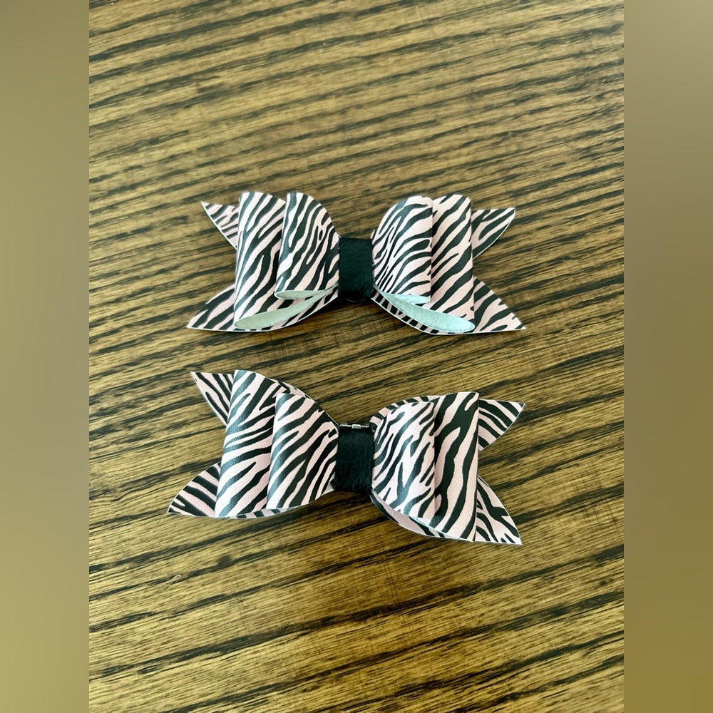 SOLD•Shoe Clips